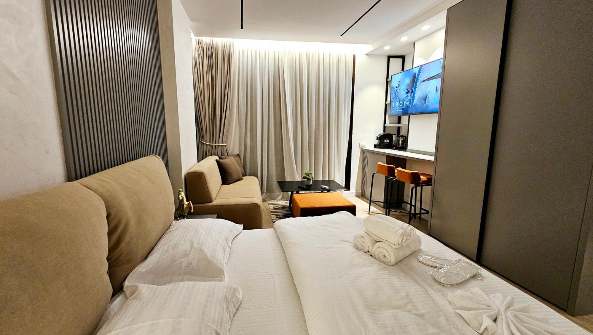 Center Apartment Easy_Luxury 티라나 외부 사진