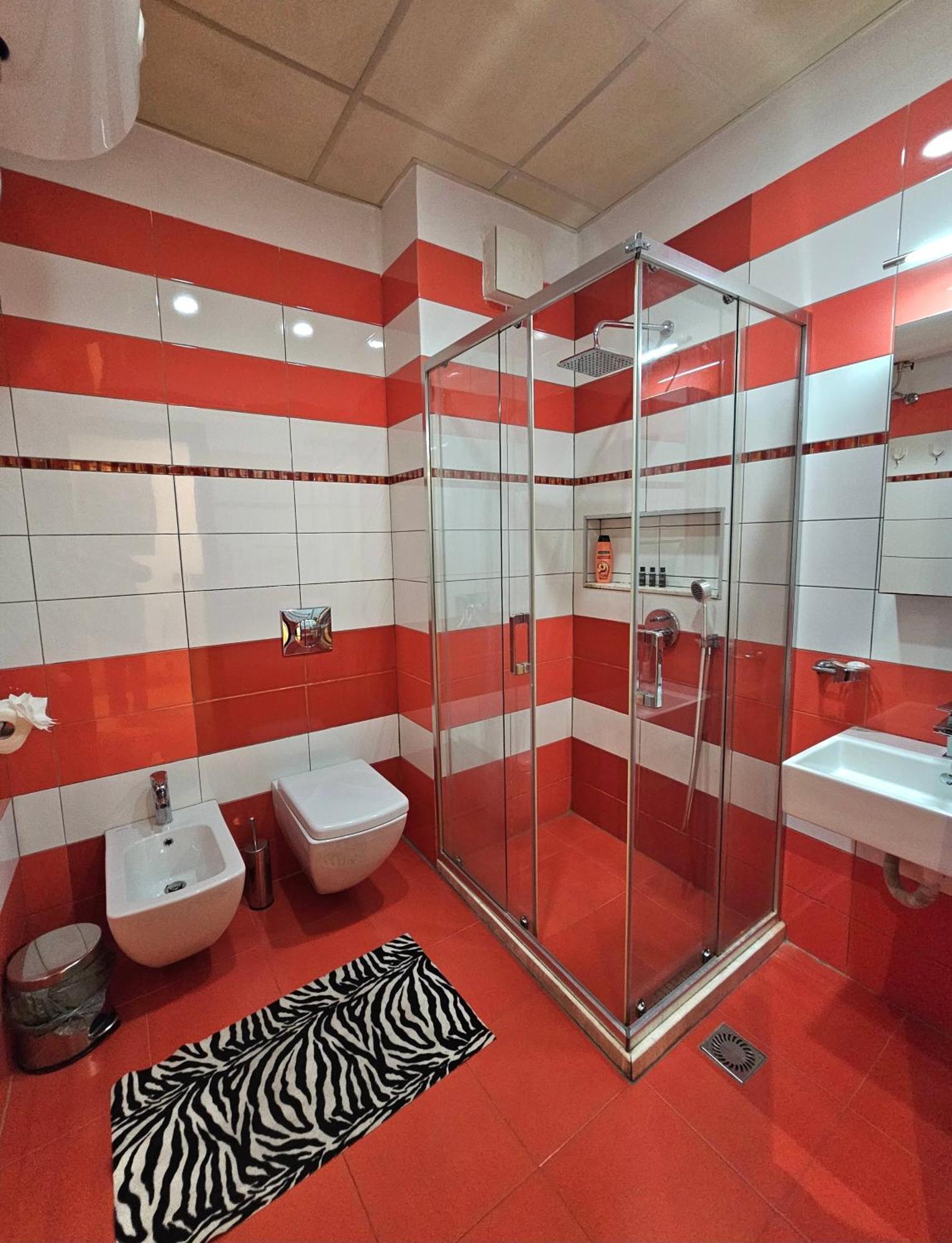 Center Apartment Easy_Luxury 티라나 외부 사진