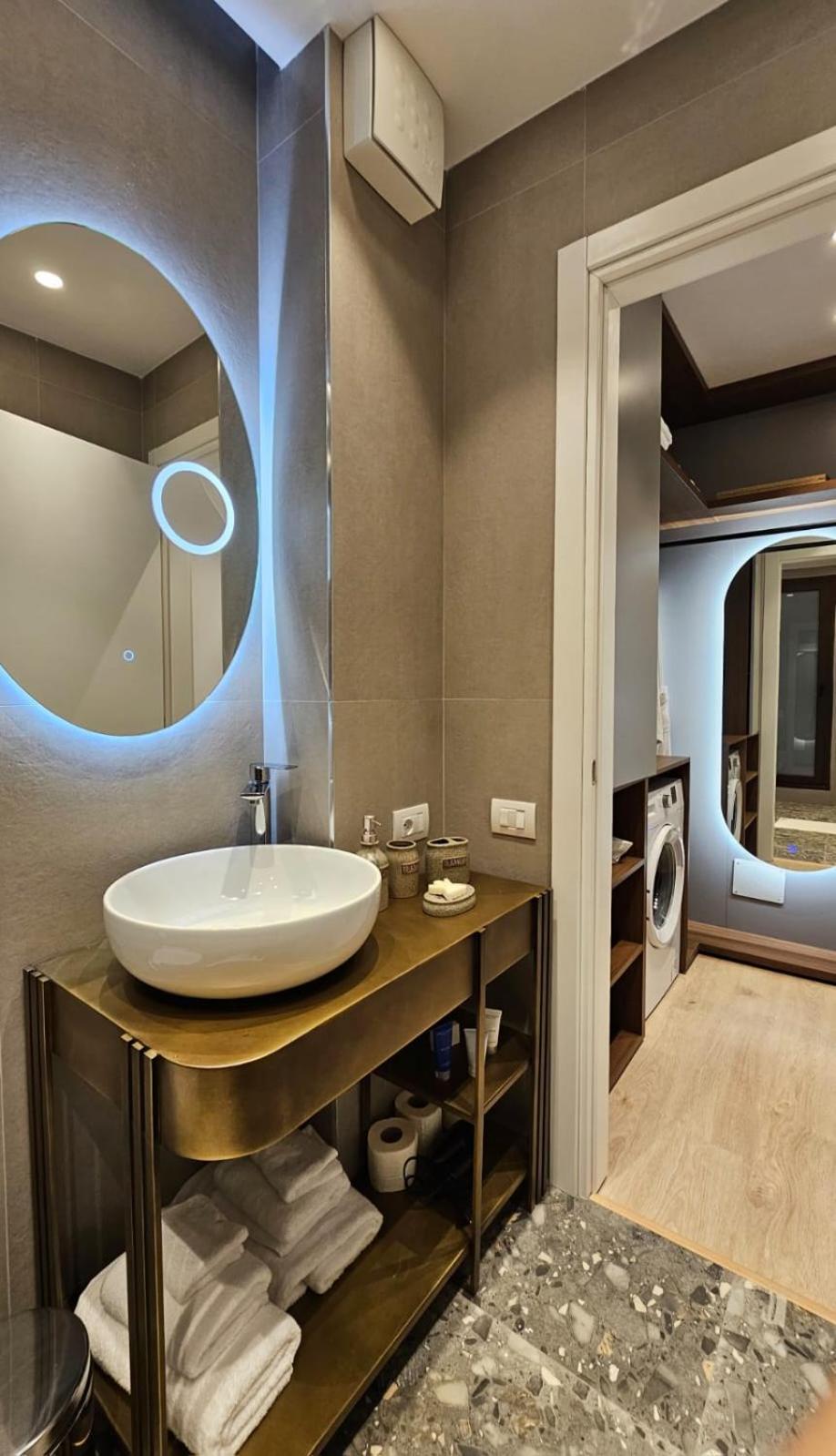 Center Apartment Easy_Luxury 티라나 외부 사진