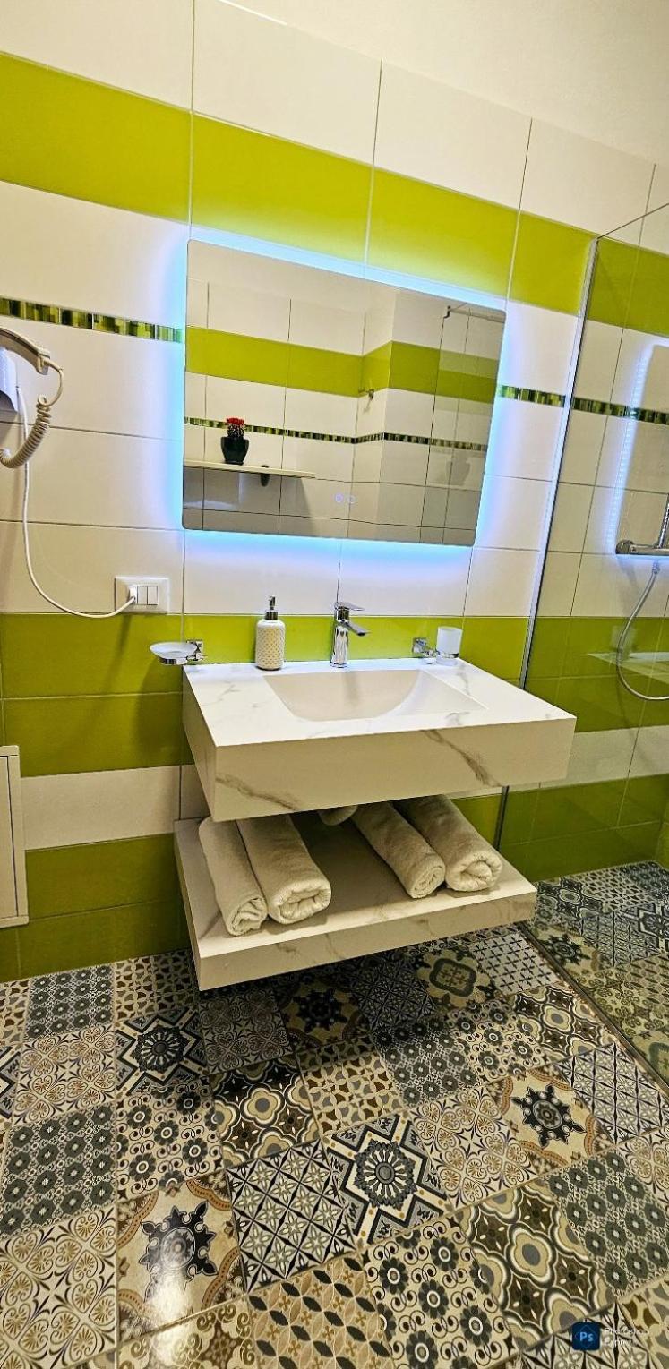 Center Apartment Easy_Luxury 티라나 외부 사진